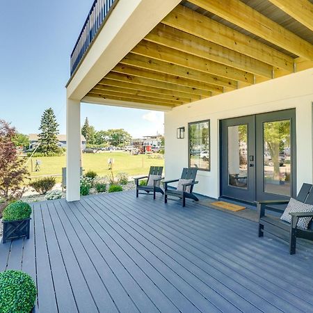 Modern Ludington Apartment Across From The Lake! Exterior photo